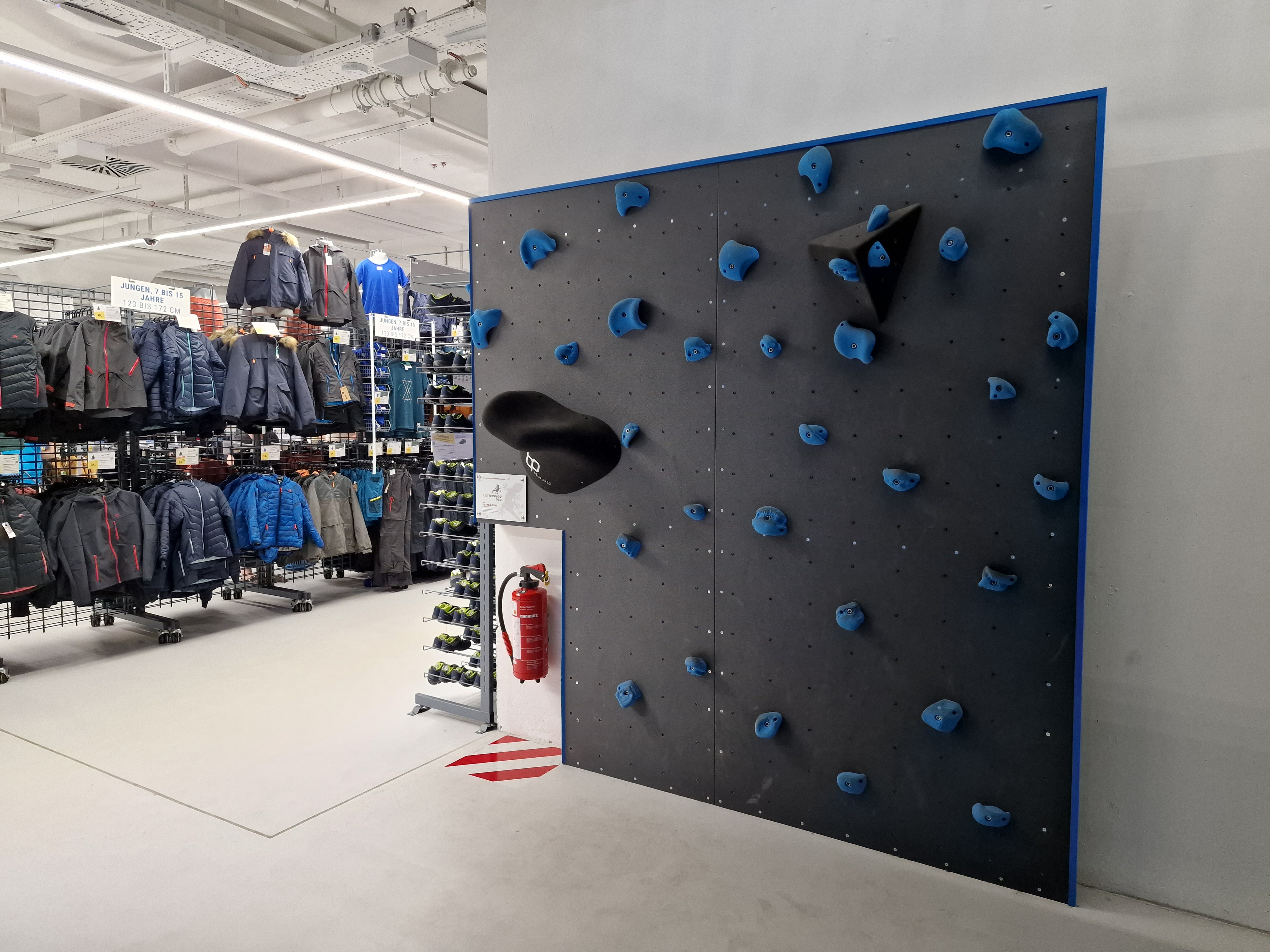 Schuhtestwand bei Decathlon/Münster im Yorkcenter